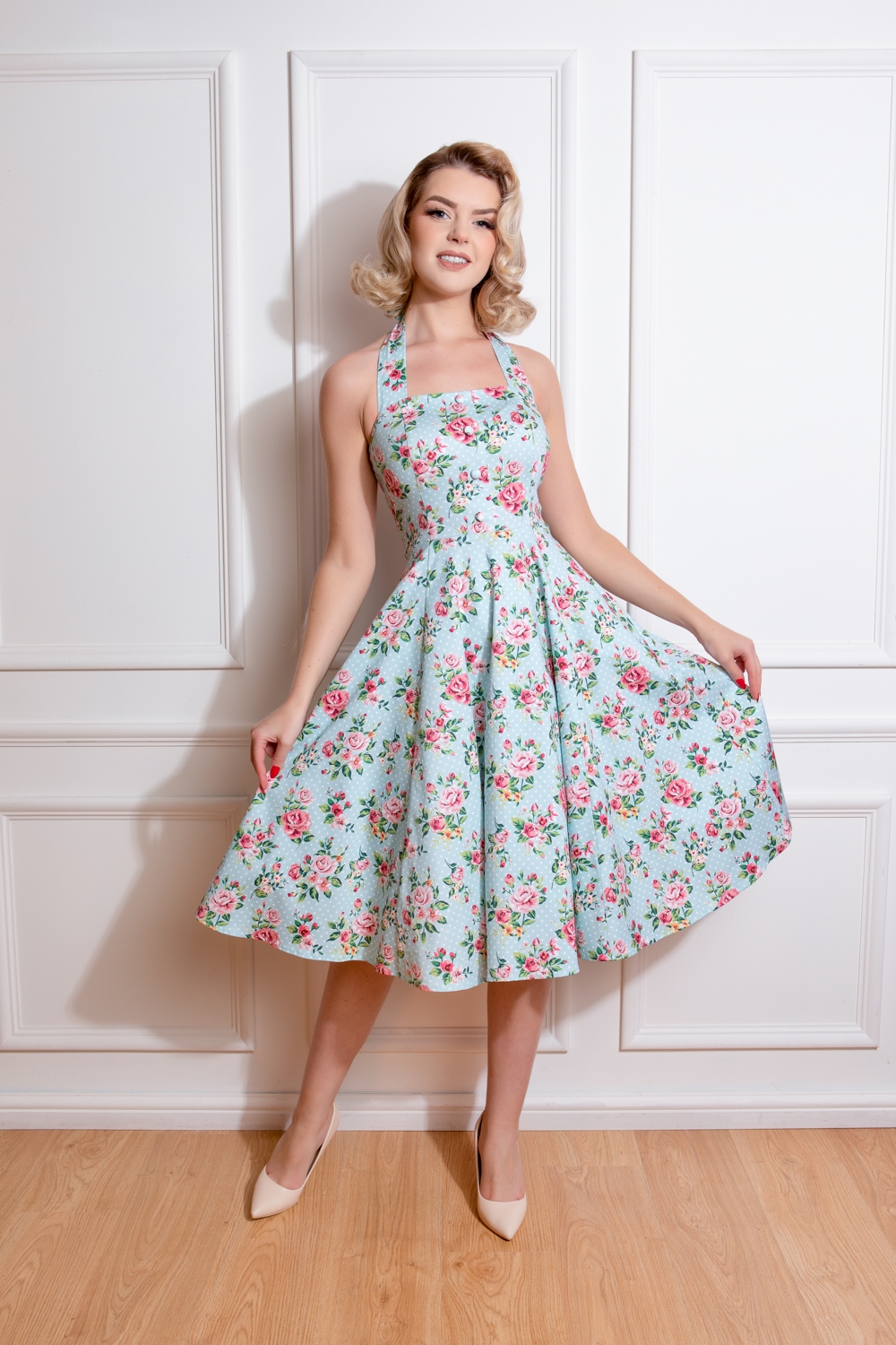 bevægelse slot Rød dato 50ér kjole/swingkjole - Heidi Floral Swing Dress - skøn kjole i lyseblå med  roser