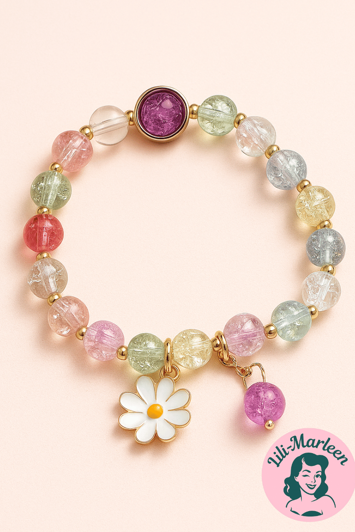 “Little Miss Daisy” – Børnearmbånd med pastelperler og margueritvedhæng