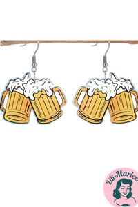 Skål! – Dobbelt Ølkrus Hængeøreringe i Plast