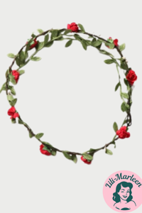 Blomsterkrans med små røde roser, perler og bladranke