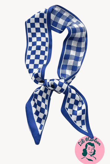 Smalt pyntetørklæde i blå-hvide tern – Legesygt og klassisk på samme tid