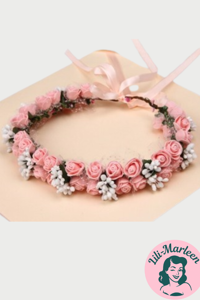 Blomsterkrans med små roser og tyl, lys peach og hvid