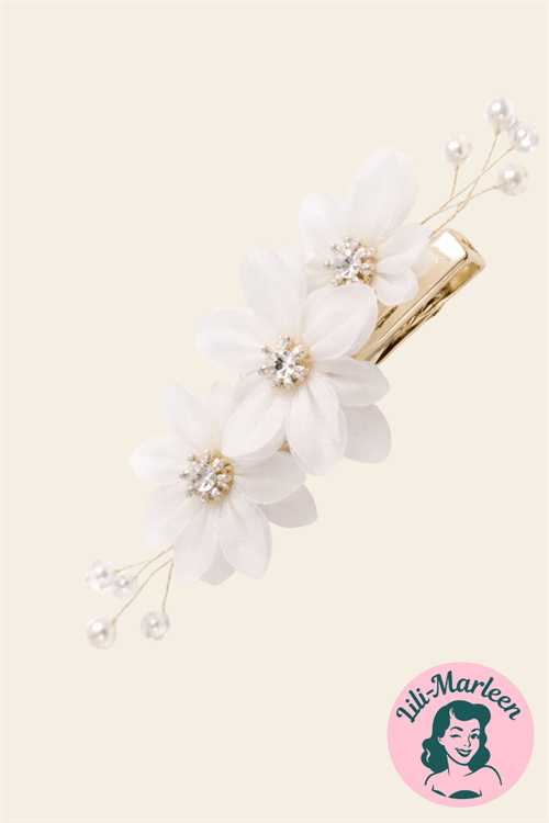 Mellem Hårklips i Hvid med Blomster, Perler og Gulddetaljer – Elegant Balance