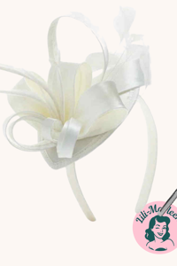 Betager – cremehvid Fascinator på Hårbøjle med Satin og Fjer 