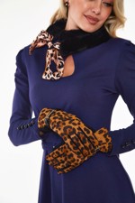 Feminine handsker, Mabel, leopard; Søde handsker med leopard print og lille rem