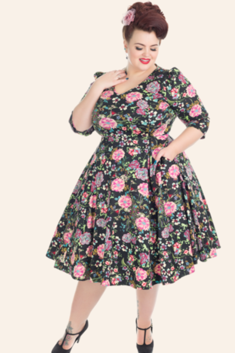 Swingkjole med ærmer str. 50 - 58