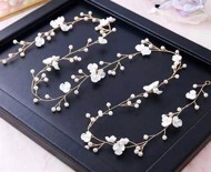 Perle/Krystalbånd med blomster og perler til håropsætning - guld, mellemlang