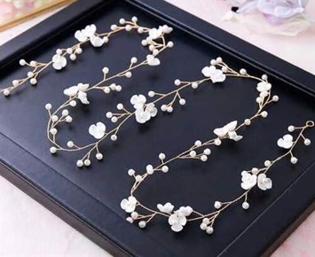 Perle/Krystalbånd med blomster og perler til håropsætning - guld, lang
