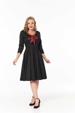 50´er kjole - Lila - smuk sort kjole med vinrødt detalje ved halsen 