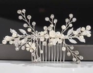 Hårkam: Smuk hårkam hvid/sølv med sten, blomster og perler