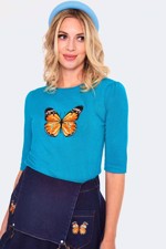 Strikbluse: Miss Butterfly - strikket Top frostblå med orange/gul sommerfugl 🦋
