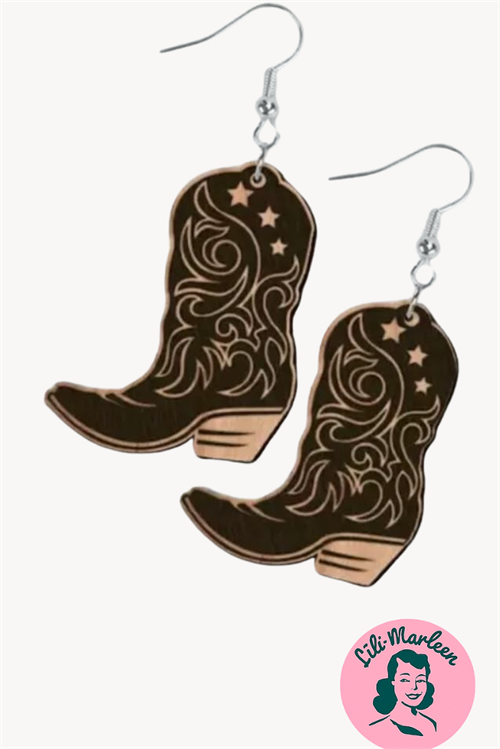 Wild West – cowboy boot øreringe med western-swirls og stjerner, brun